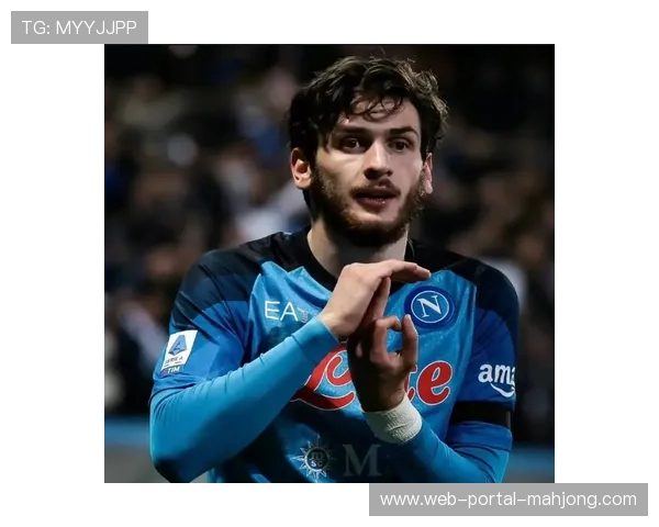 巴黎圣日耳曼球星克瓦拉茨赫利亚恢复训练，出战欧冠关键战成疑